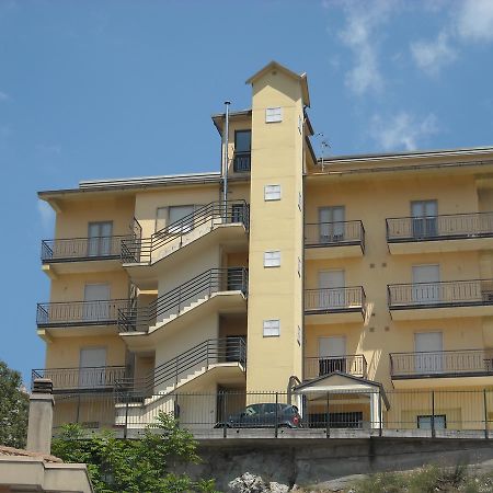 Hotel Caimo Bed-Breakfast Lagonegro Exterior foto